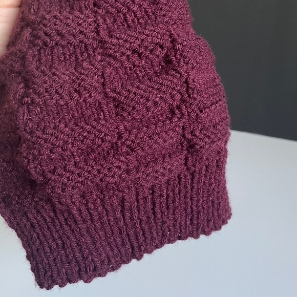 Handmade knit hat maroon - Picture 5 of 10